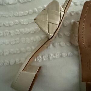 Elegant Cream Women's Sandals Vince Camuto